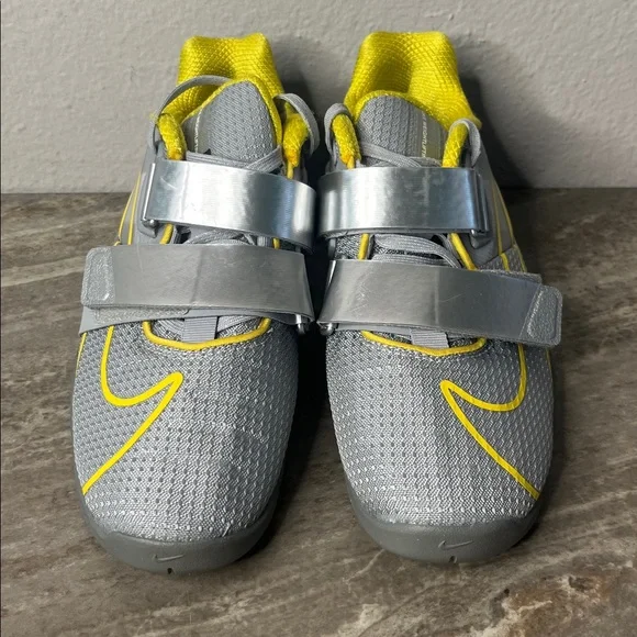 NEW Nike Romaleos 4 Men’s Size Weightlifting Shoes Gray Silver Yellow CD3463-002 - Picture 4 of 8